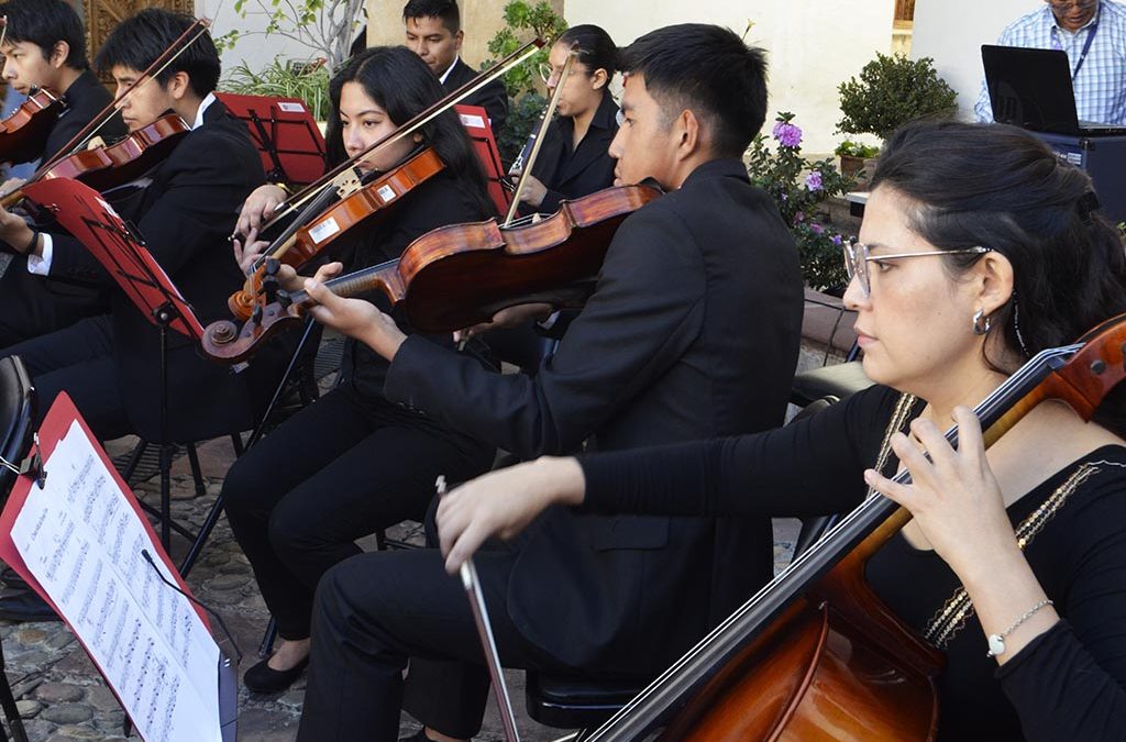 ORQUESTA DE CÁMARA Y BANDA UNIVERSITARIA